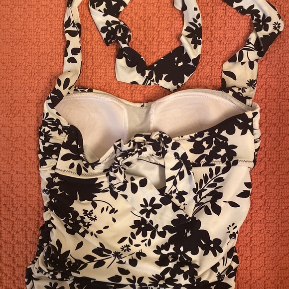 Lands End Floral Sweetheart Halter One Piece - Picture 3 of 4